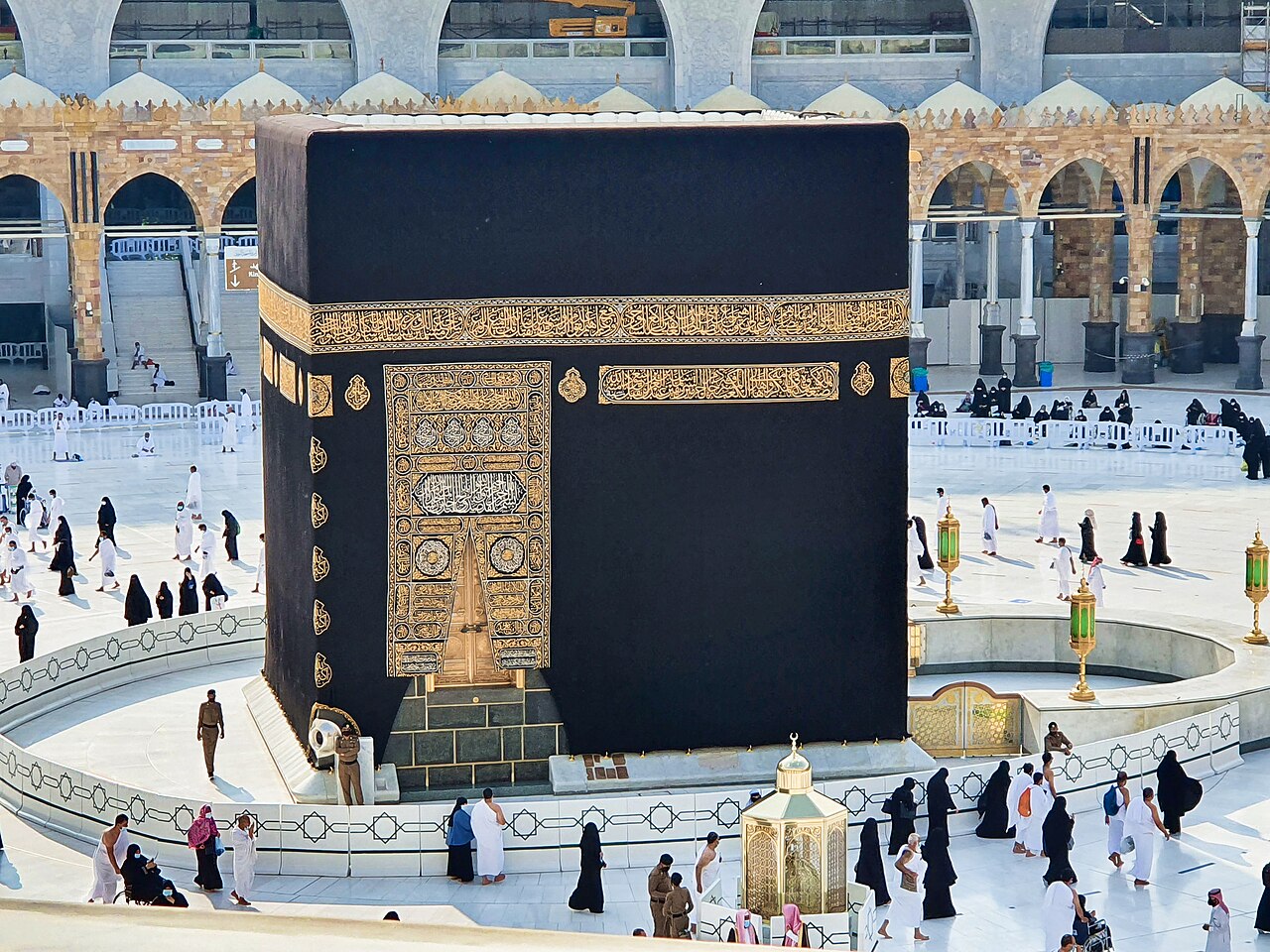 Approaching the Kaaba: Dangers for Non-Muslim Visitors